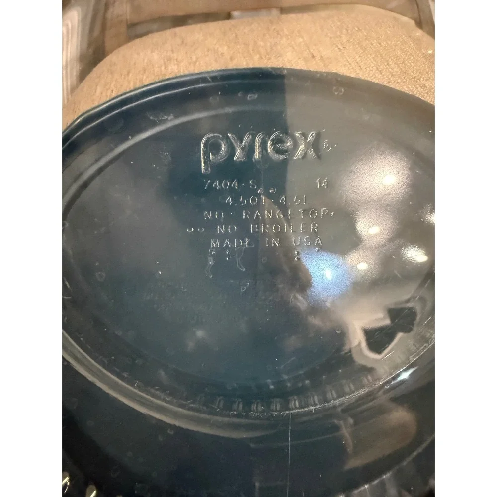 Pyrex sculpted clear